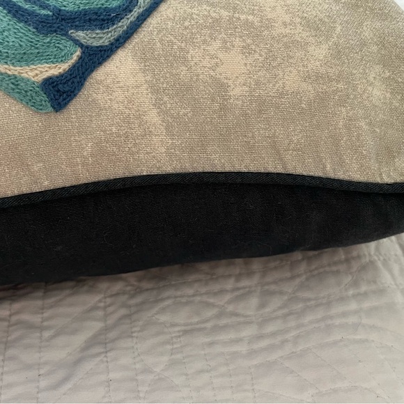 Pair 2 Envogue Embroidered 20x18 Sea Life Shell Blue Throw Feather Zip Pillows - Picture 8 of 12